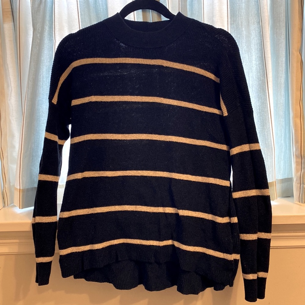 American Eagle sweater size xs